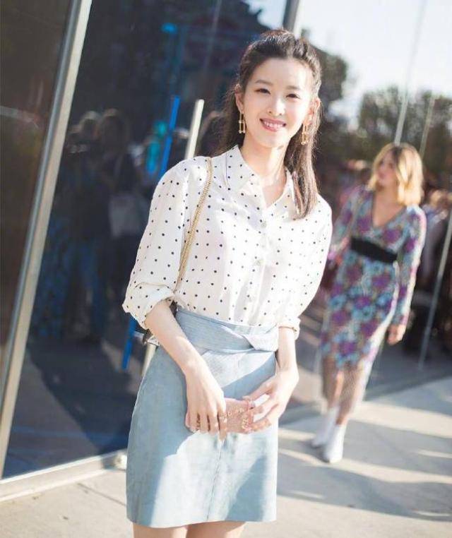 章泽天首谈刘强东出轨,称儿时梦想破裂,看来东哥想要翻篇难_网友_照片