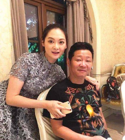 张国立两个搭档:一个养鸡成亿万富翁,另一个如今已无人识_赵亮_李菁菁