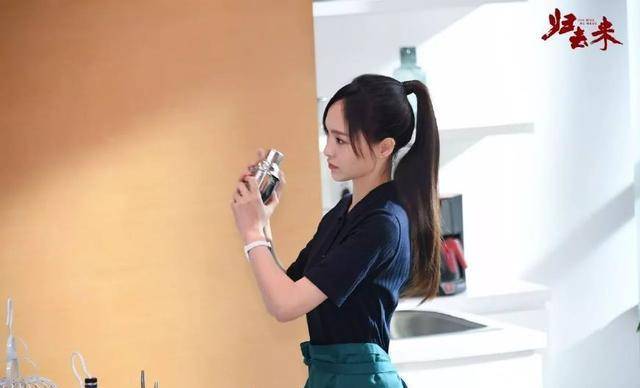 《归去来》唐嫣的八套衣服,图一楚楚可怜,图六迷倒罗晋_黑色_上衣