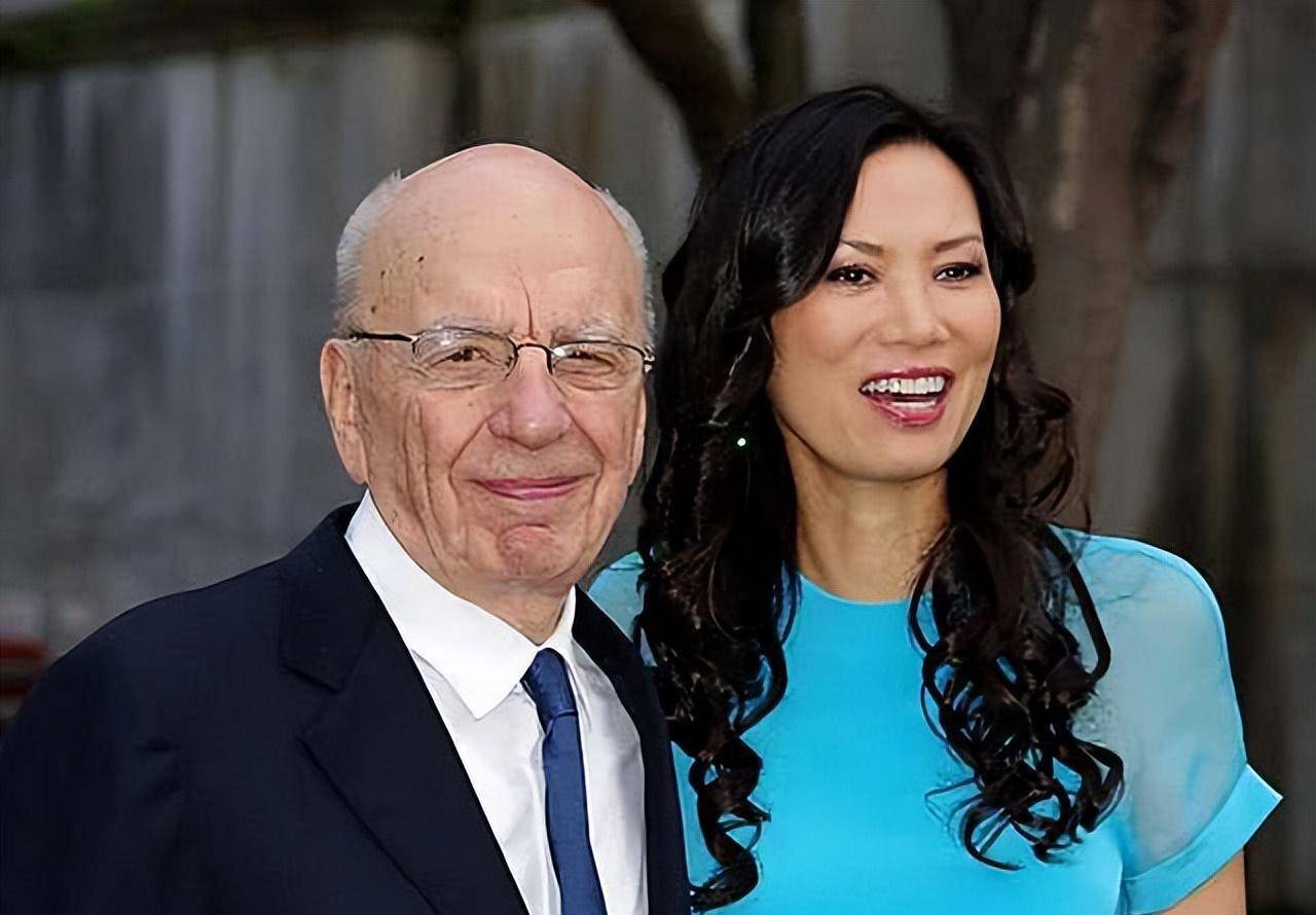 "吃一堑长一智"的默多克坚持同邓文迪签下婚前协议,要求邓文迪未来