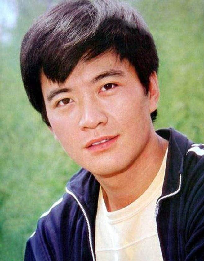 周里京起初,周金金对张巍有些排斥,但张巍耐心,包容地给予周金金很多