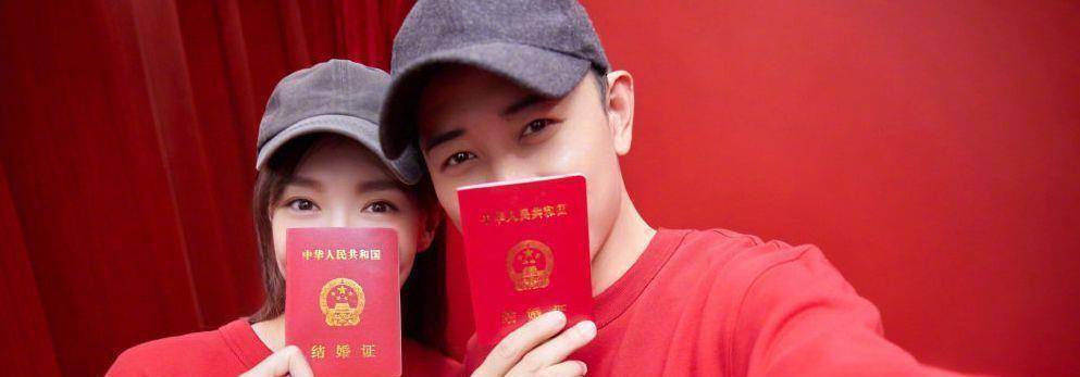 从演员到母亲的转变,唐嫣自称是猫妈.不知道罗晋是猫爸还是虎爸呢?