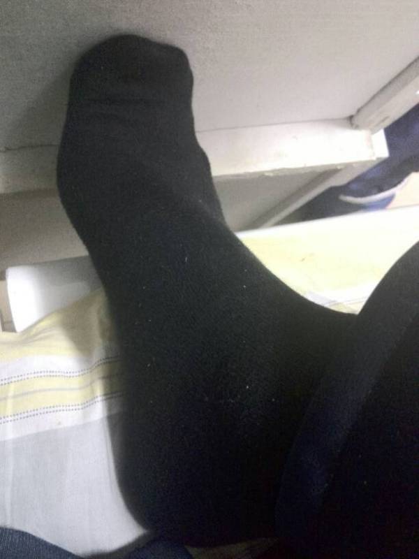 就闻了闻臭袜子竟然就感染肺炎了?_鞋袜_细菌_异味