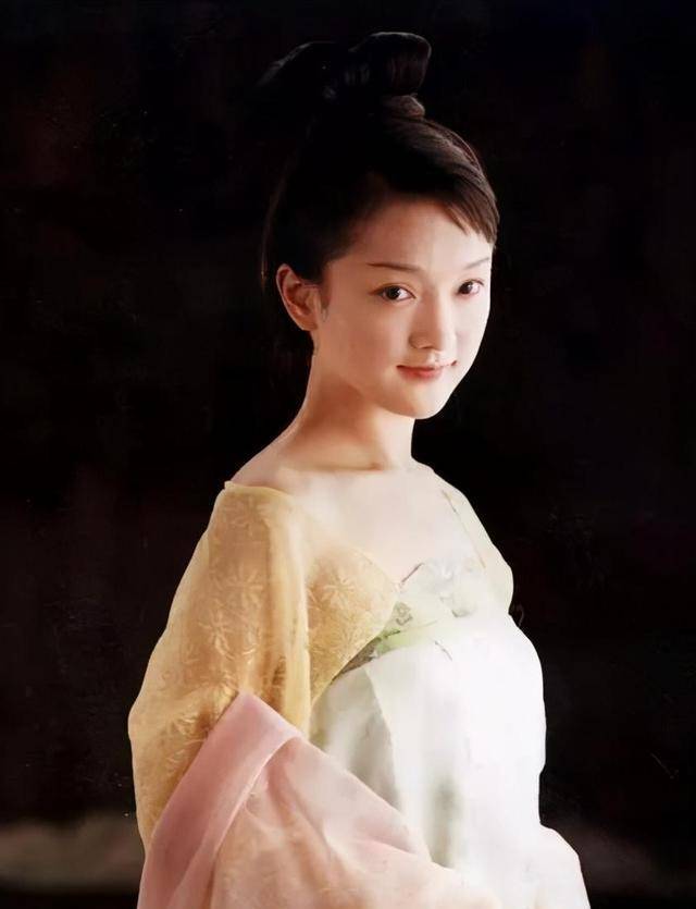 一位当导演,两位颜值崩塌,另一位"见好就收"_章子怡_周迅_赵薇