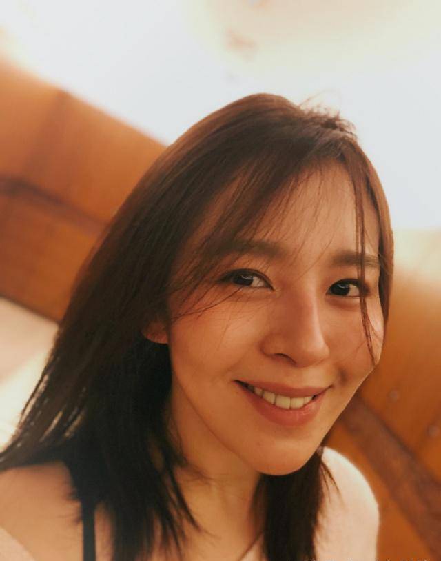 安以轩家有喜事,胡歌成功转型,她稍显落寞_刘品言_瞬间_彭于晏