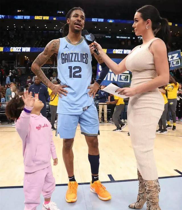 正如此前采访杜兰特一夜爆红的"2k女神"瑞秋一样,kj.