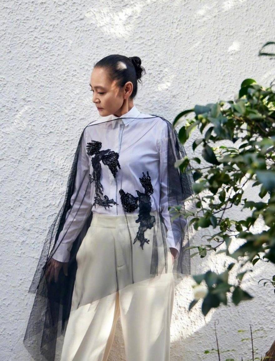 刘雪华才明白:比起装美,直面衰老的女人更耐看有气质_女性_视觉_身材