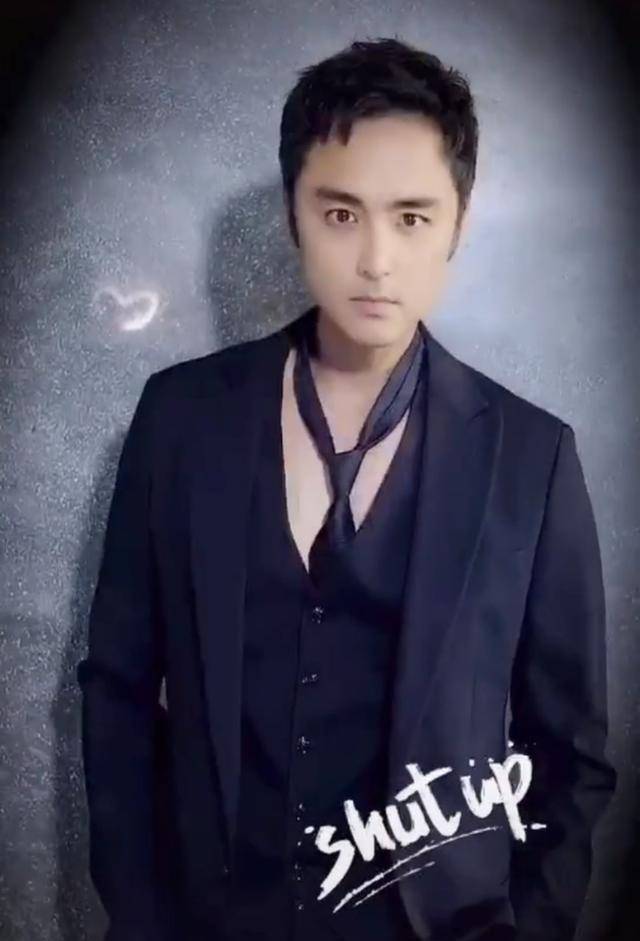 40岁明道大跳螃蟹舞,帅气迷人不油腻,网友:霸总本总!_哥哥_挑战_表演