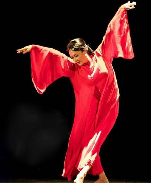 52岁金星:一个趟过男人河的女人_舞蹈_父母_动作