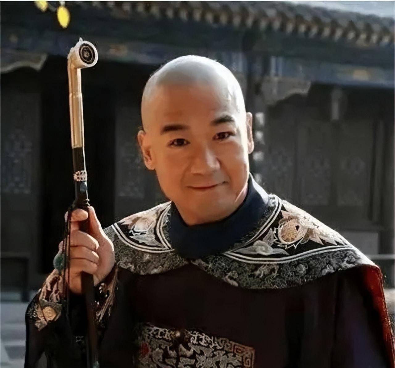 乾隆微服私访,酒楼一女子出一上联,乾隆面红耳赤久久不语_皇帝_下联