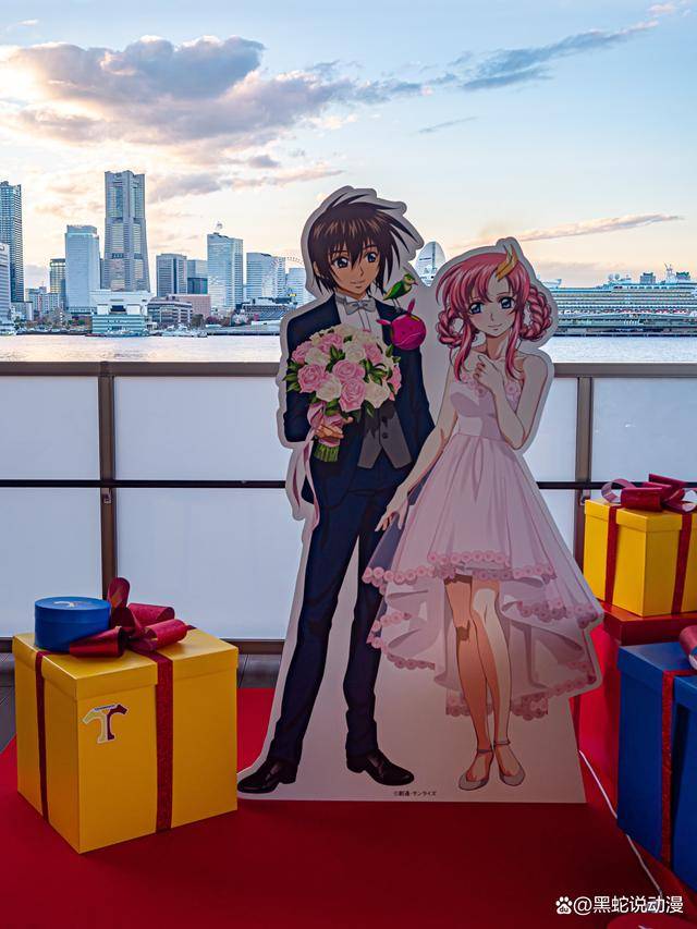 横滨高达工厂seed freedom圣诞布景公开 两对夫妻年轻