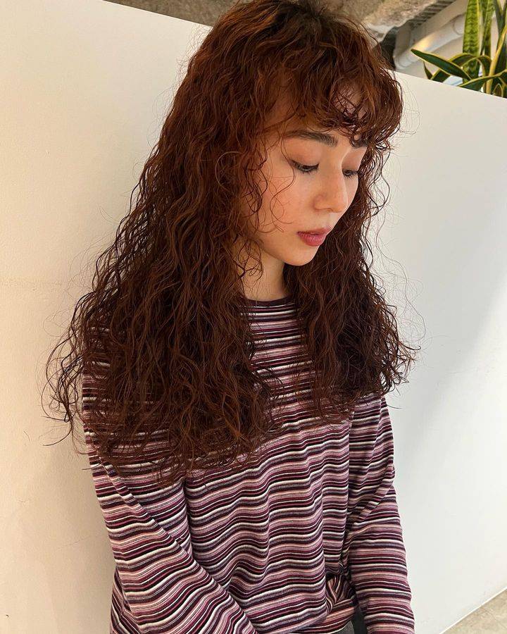 2024细软头发别再留直发,最好试试全头烫小碎卷,蓬松时尚显发量_发型