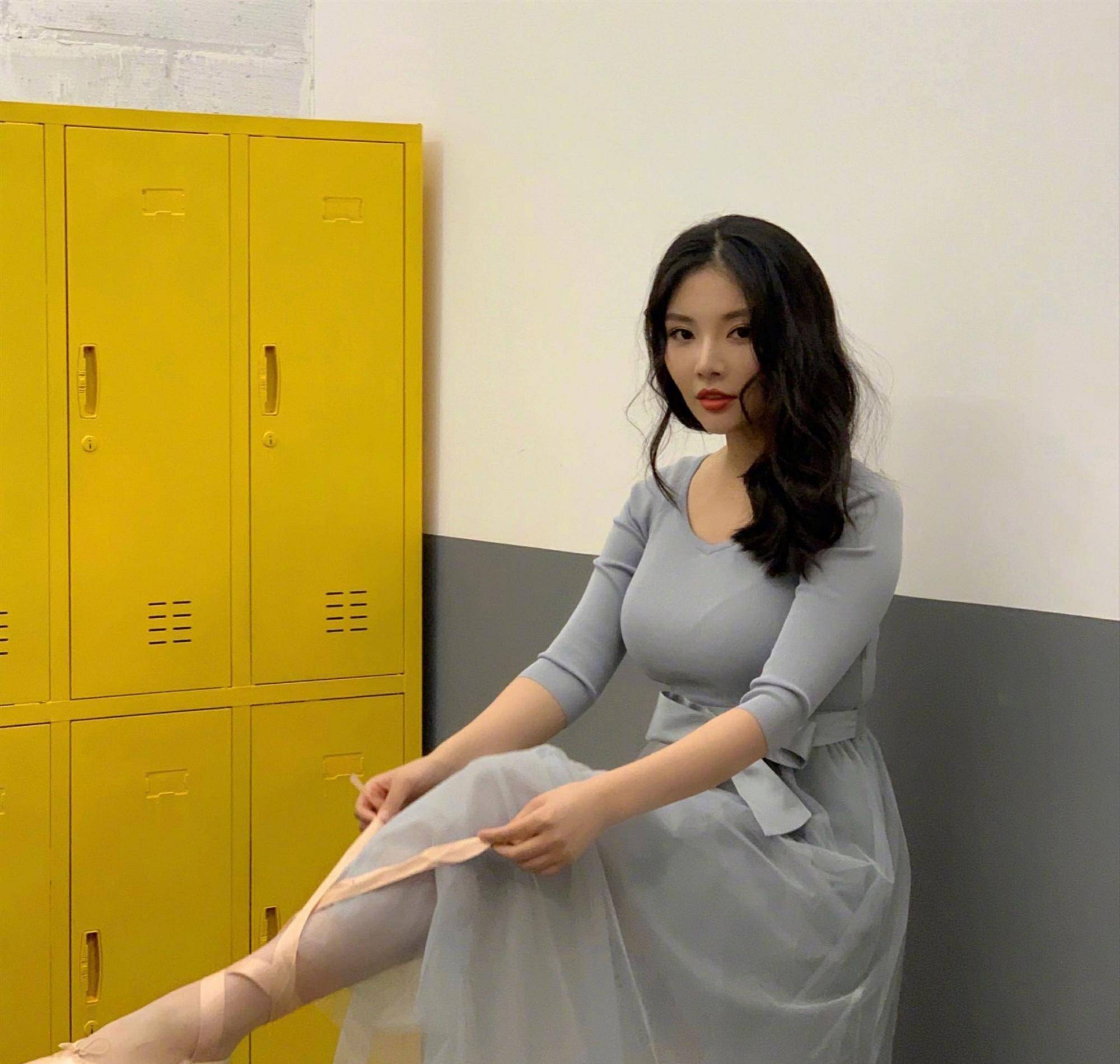 从"乳神"到一线女星,王晶为她花了3年,却被沈腾意外捧火_徐冬冬_电影