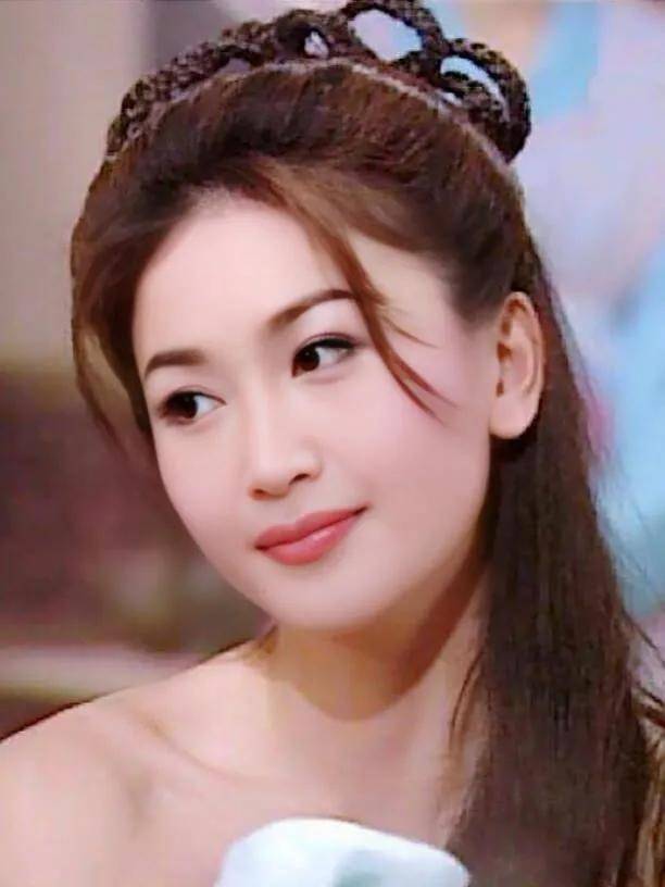 她是"最美妲己",嫁入豪门20多年未生一儿半女,依然备受宠爱_温碧霞