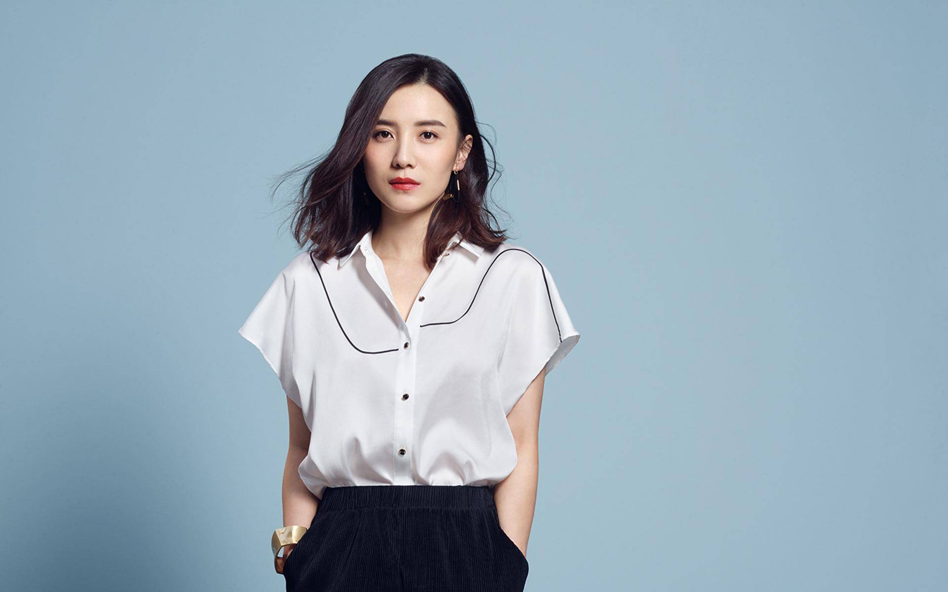 宋佳:靠"吊带"上位,与已婚名导在一起,43岁的她活的又酷又飒_父母