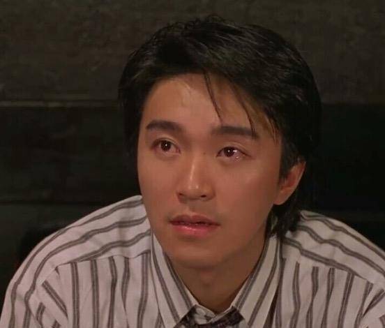 或许周星驰的心里对朱茵有所歉疚,分手后他去找刘镇伟说:你以后有什么