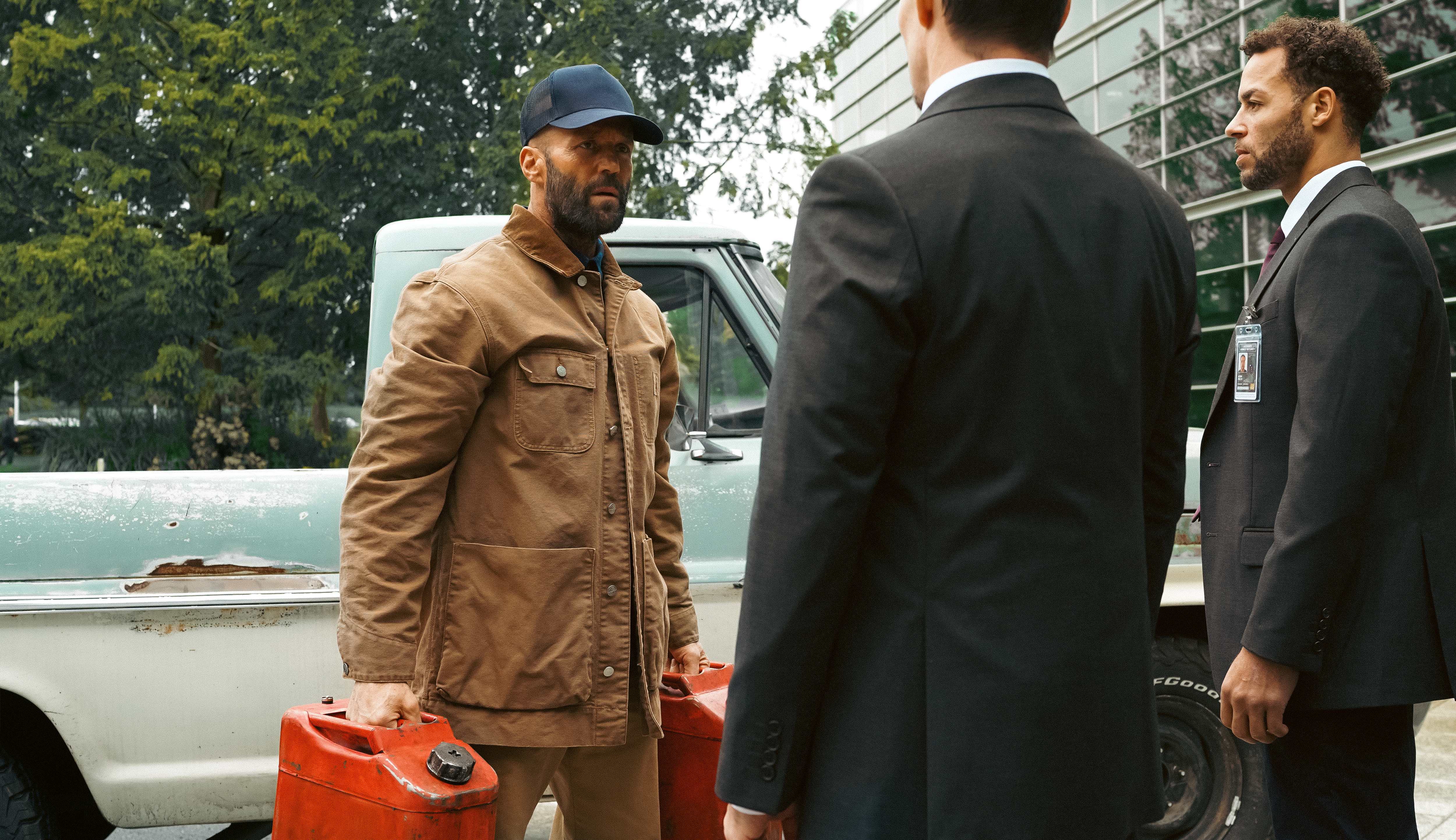 杰森·斯坦森《养蜂人》12日全球同步上映 特工热血复出反诈复仇_克莱