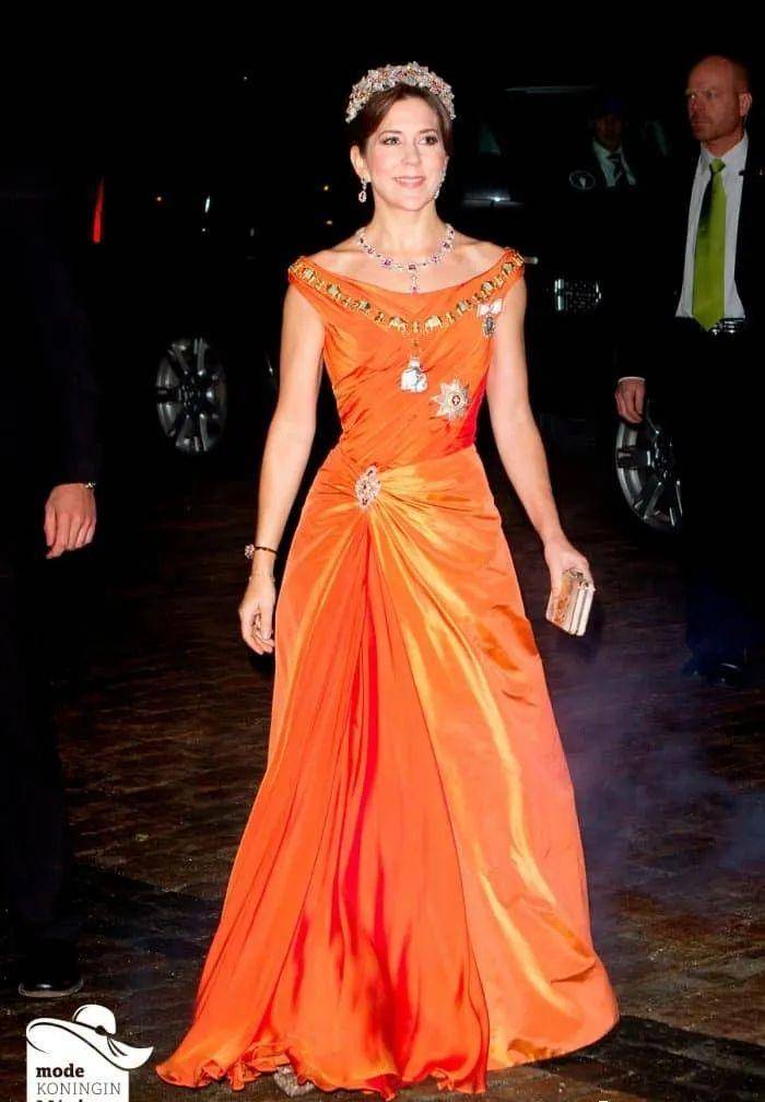 王室女性橙色礼服大赏 如何穿成一颗五彩缤纷的大橙子?