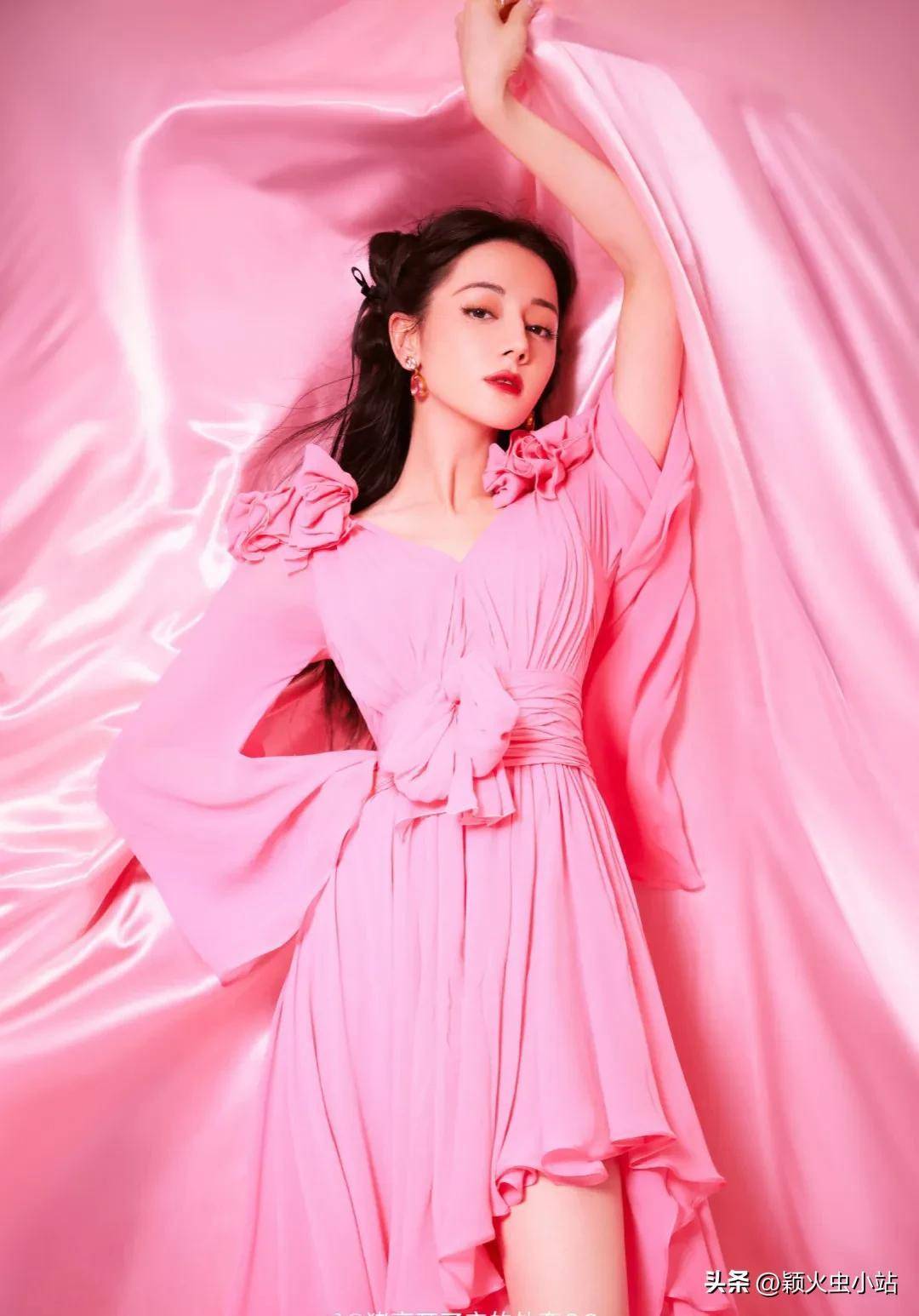 5娱乐瓜:迪丽热巴成毅许凯杨超越曾舜晞张馨予龚俊沈月邢昭林_男友