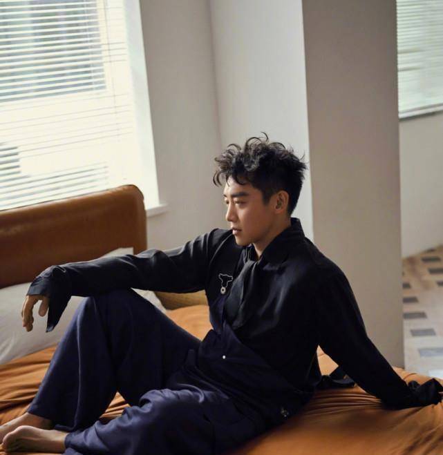 新封面帅回小猎豹侧脸绝了,粉丝:期待和苗苗的婚礼了_照片_减肥_自然