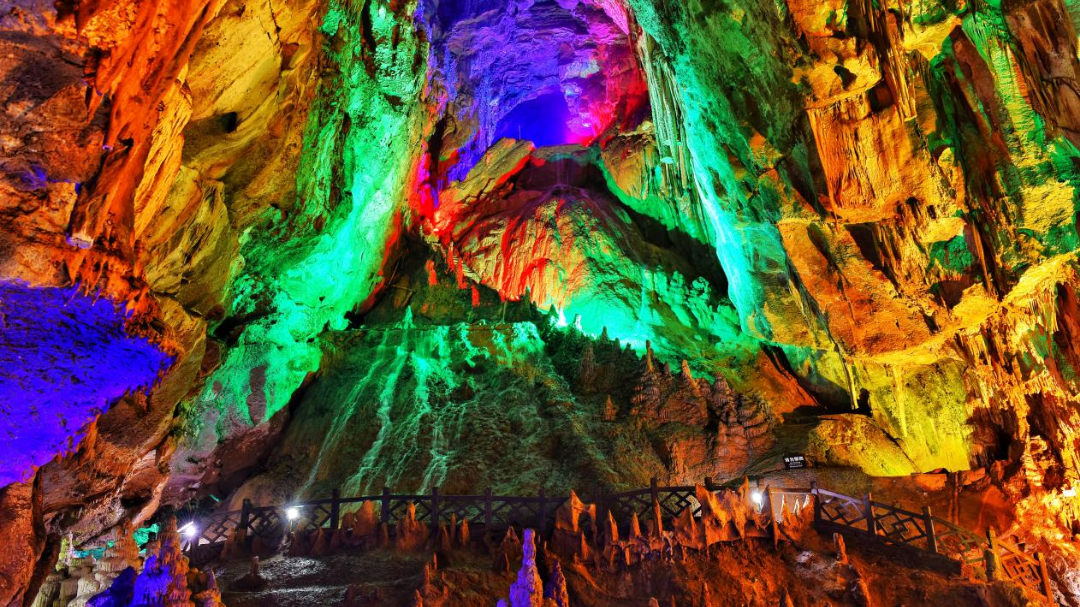 绵阳九皇山景区:暖冬温泉 滑雪运动 休闲养生,解锁冬日治愈之旅_羌族