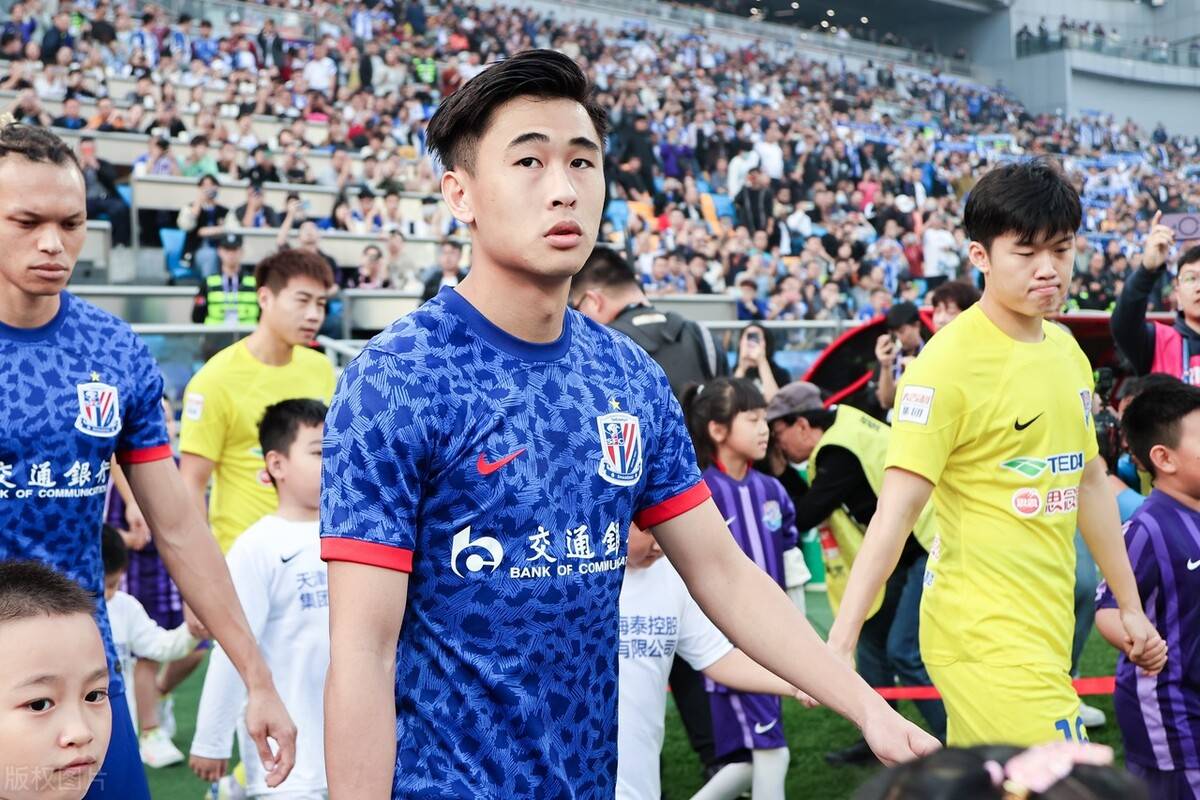 国足亚洲杯首战最强11人敲定,颜骏凌 韦世豪踢主力,cctv5直播_比赛