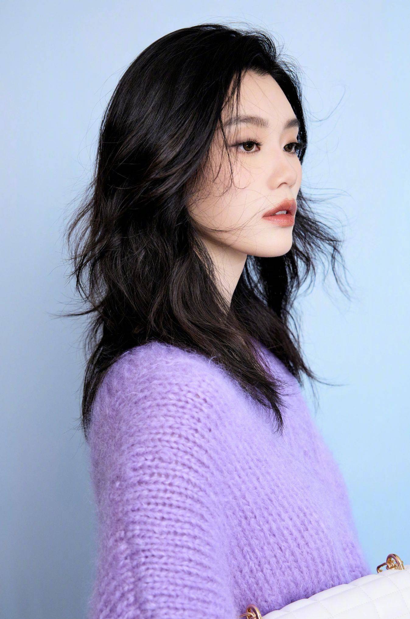 奚梦瑶穿针织毛衣知性温柔 下衣失踪美腿吸睛_时尚_设计_态度