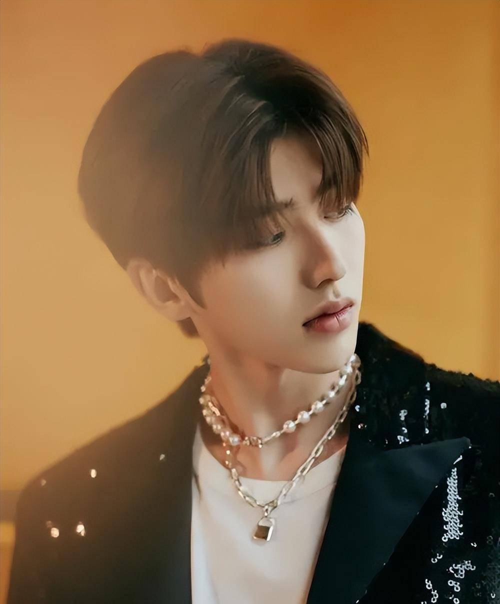 吴京曝家暴行,马思纯老公变软饭男?_明星_蔡徐坤_汤唯