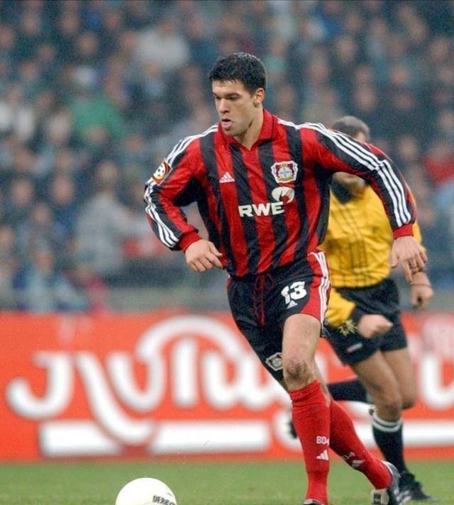 足坛人物志:悲情英雄巴拉克之无奈的2002年四亚王_勒沃库森_比赛_德国