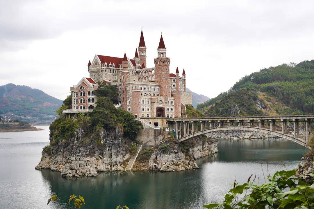 到了景区竟然还免门票,这个冬天去贵州旅游吧_吉隆_万峰湖_兴义