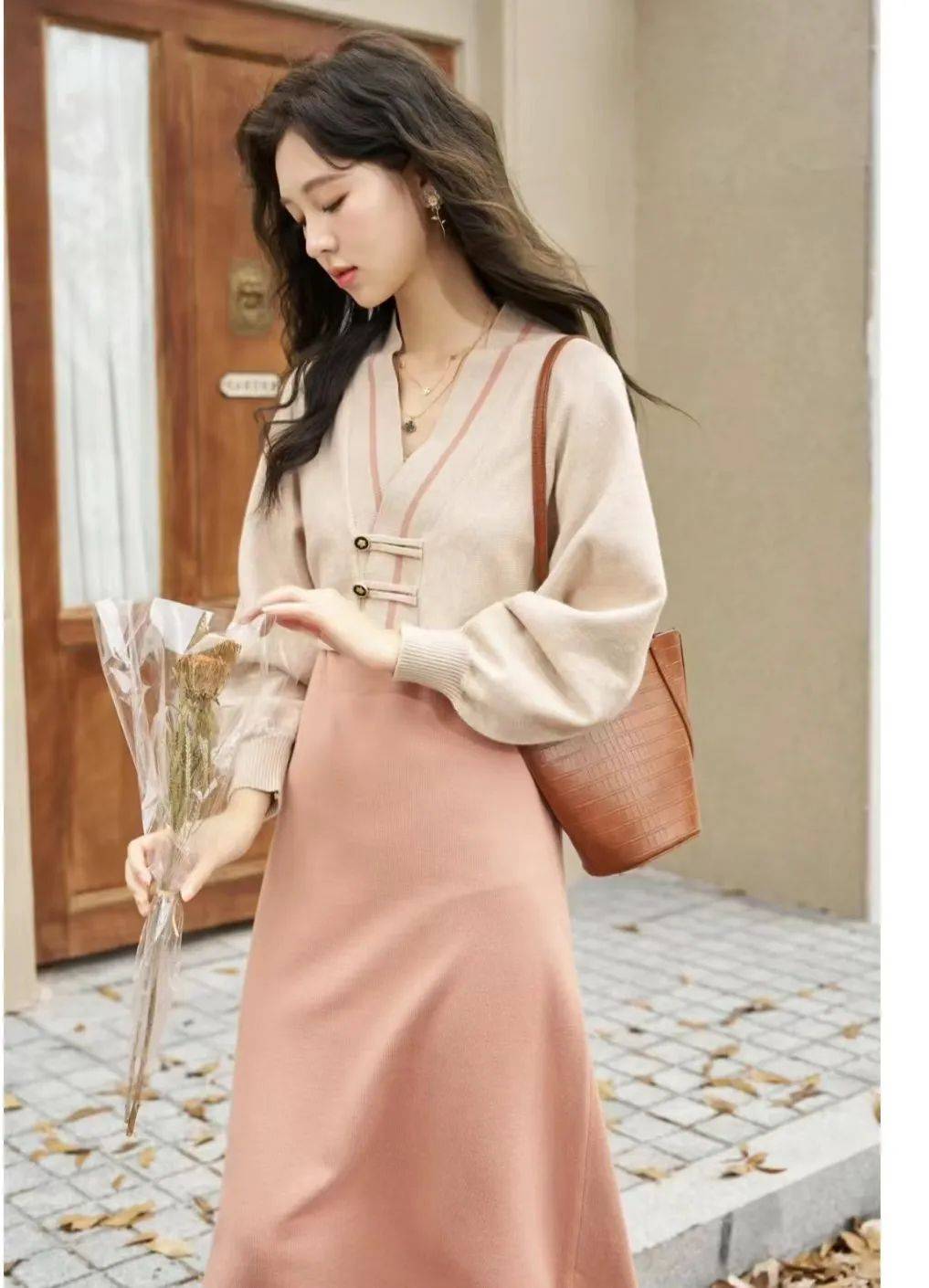 这是最适合柔和桃搭配的色彩组合!_白色_黄皮_亚洲人