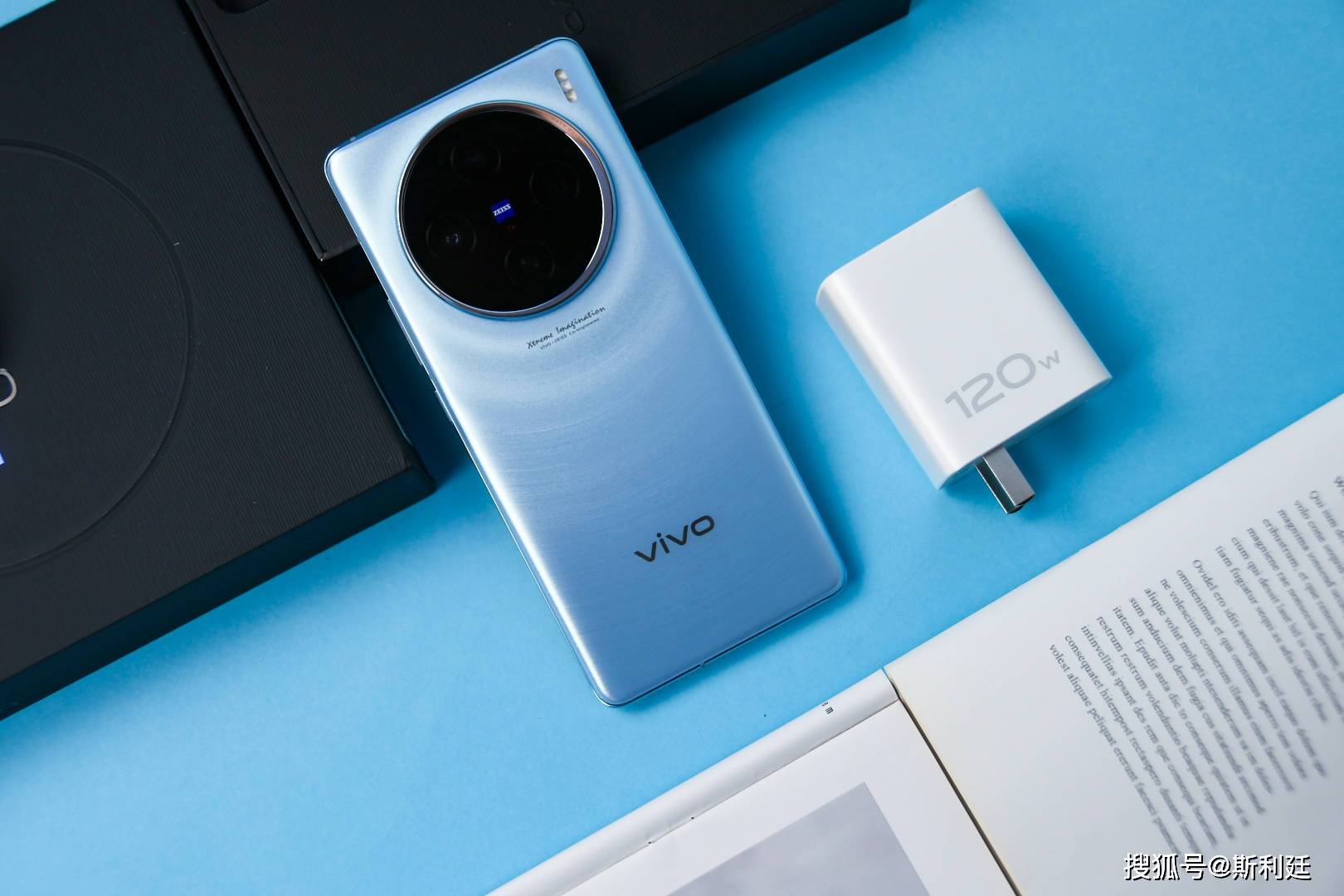 蓝厂真香旗舰机,天玑9300 蔡司影像 ip68防水,仅3999元起售价_vivo