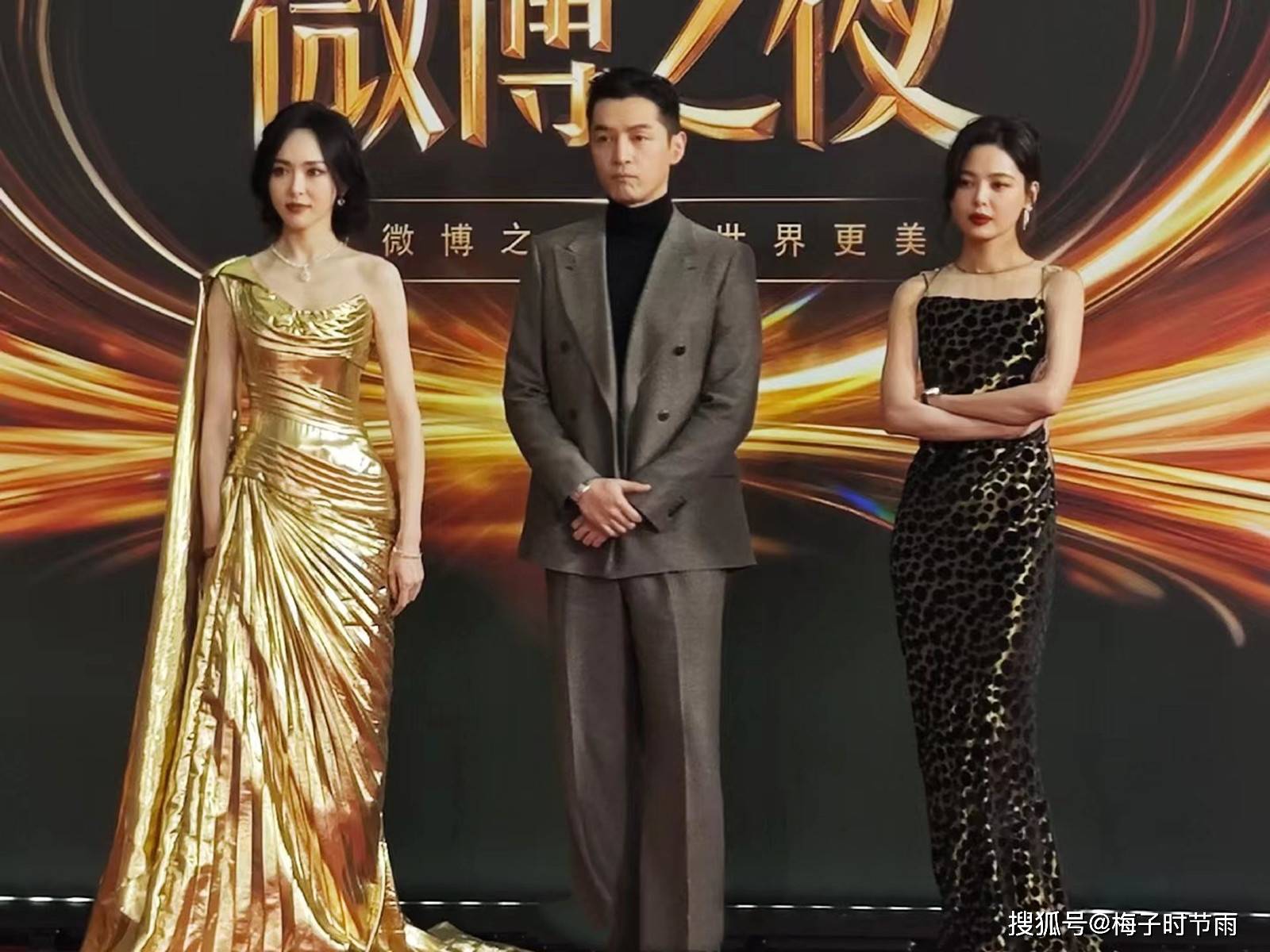 繁花:胡歌送辛芷蕾黑玫瑰,送唐嫣粉玫瑰,"宝总"心意一目了然_汪小姐