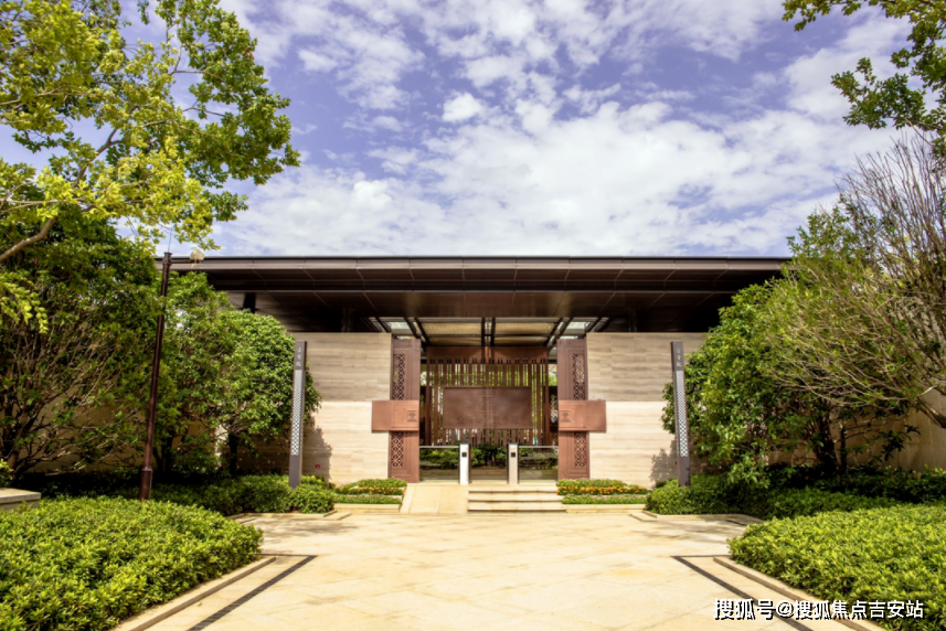 武汉金银湖1号院领墅别墅售楼电话400-027-6685更详细金银湖1号院别墅