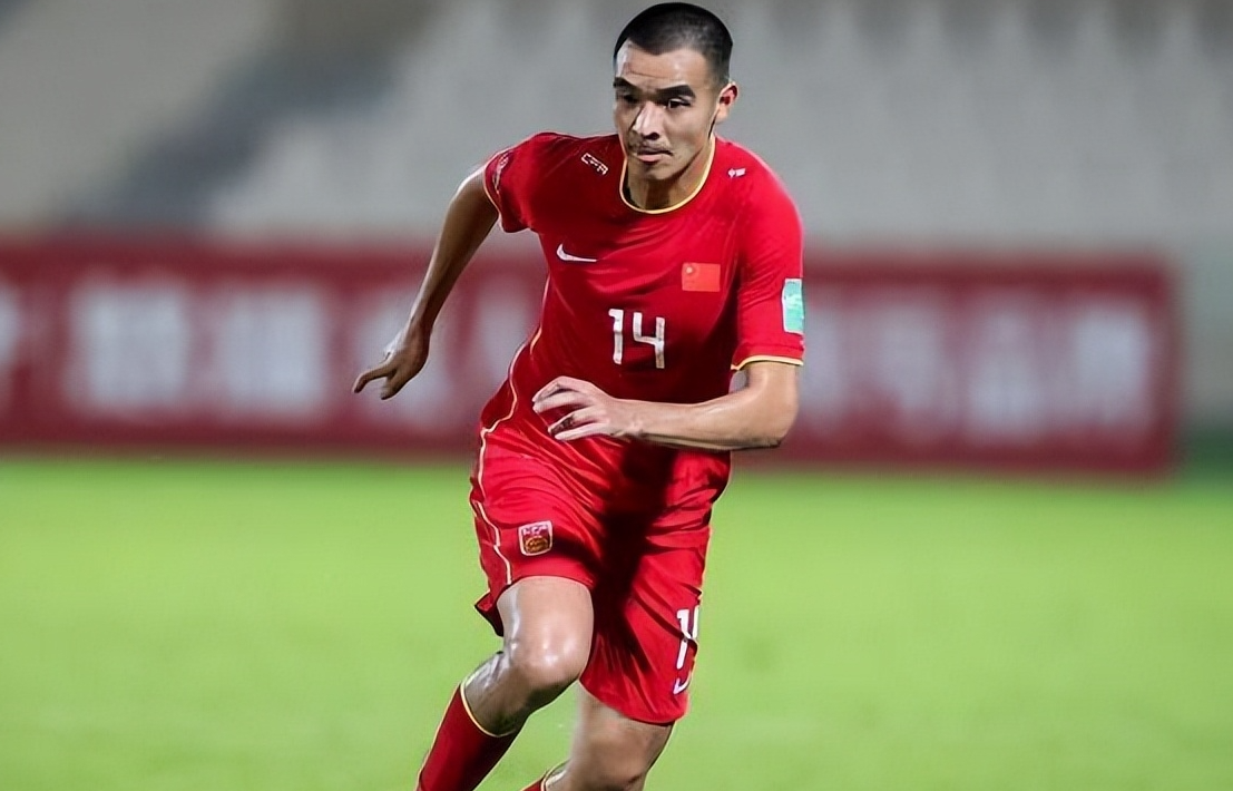 国足刘彬彬火了!