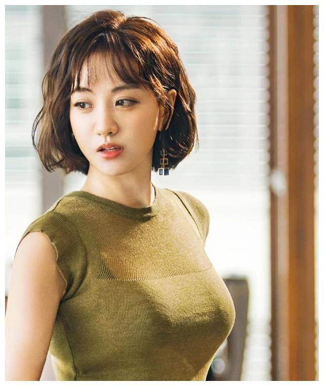 1993年,刘德华梁家辉拍出限制级电影,片中李婉华惊为天人