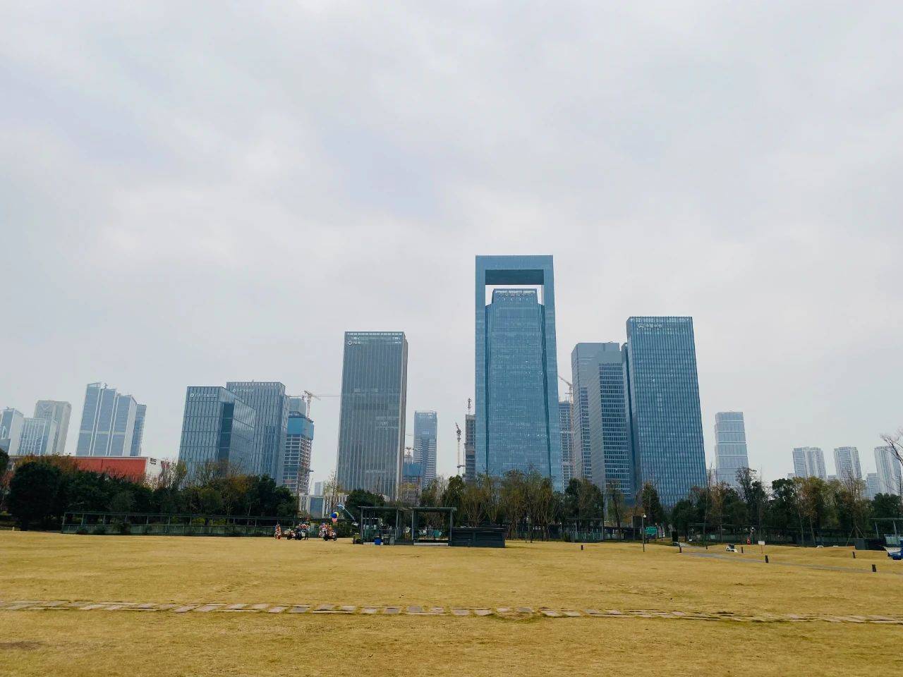 成都最精美的"中央公园",面积3450亩,为天府新区的都市绿洲