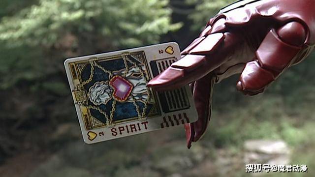 假面骑士剑:实验体f是幽魂螳螂简易复制体,又被进化螳螂给终结_卡利斯