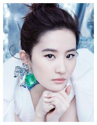 阿娇存在感低,一期节目,竟暴露了娱乐圈的五大现实面_表演_万茜_观众