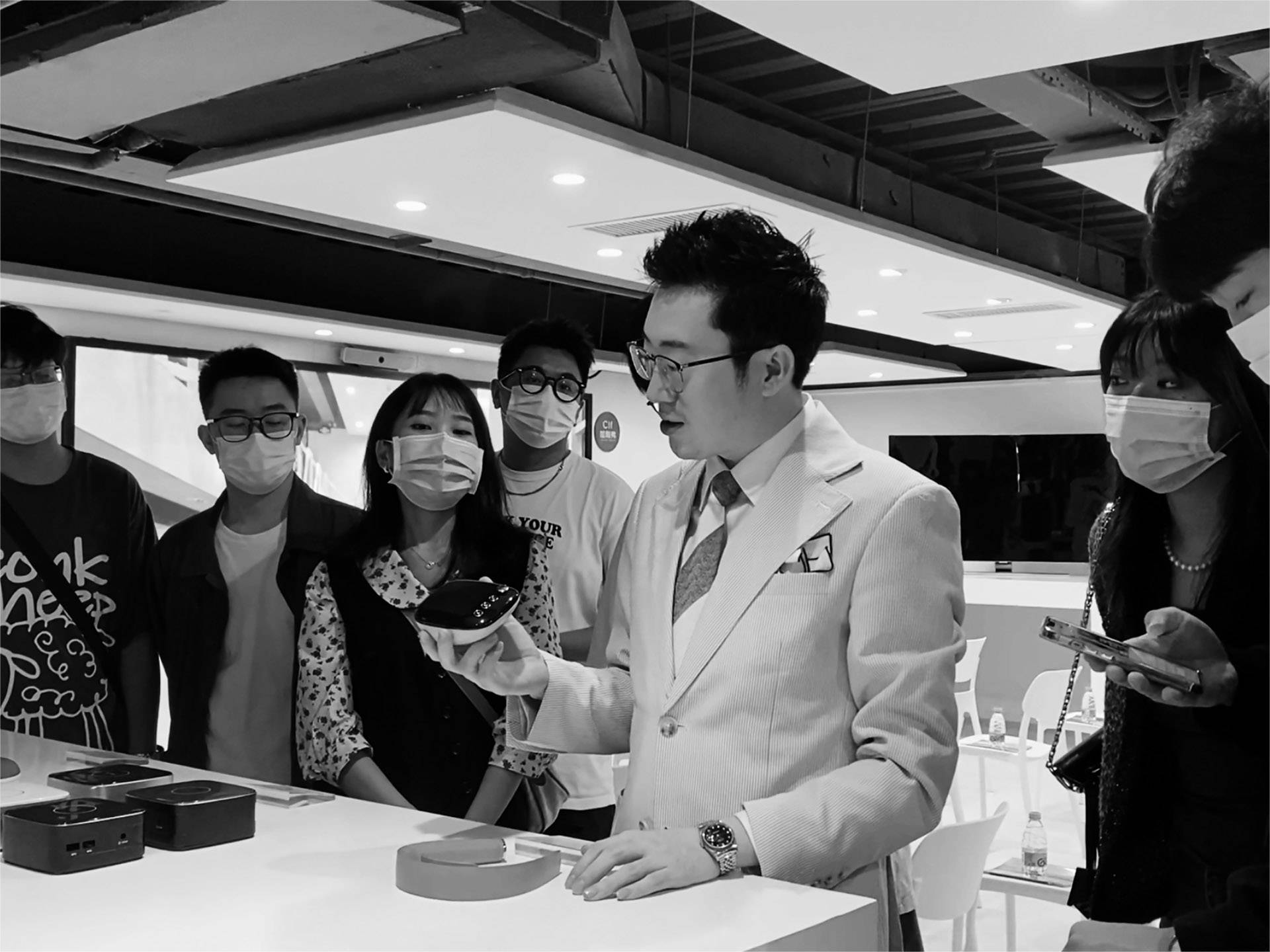 加利弗创始人刘亮身为深圳大学的特聘研究生导师,为了使深圳大学的