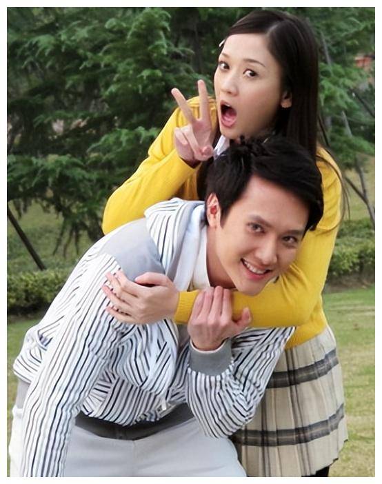 新片演聋哑妈妈,离婚第3年,她和冯绍峰差距已越来越大_演艺事业_家境