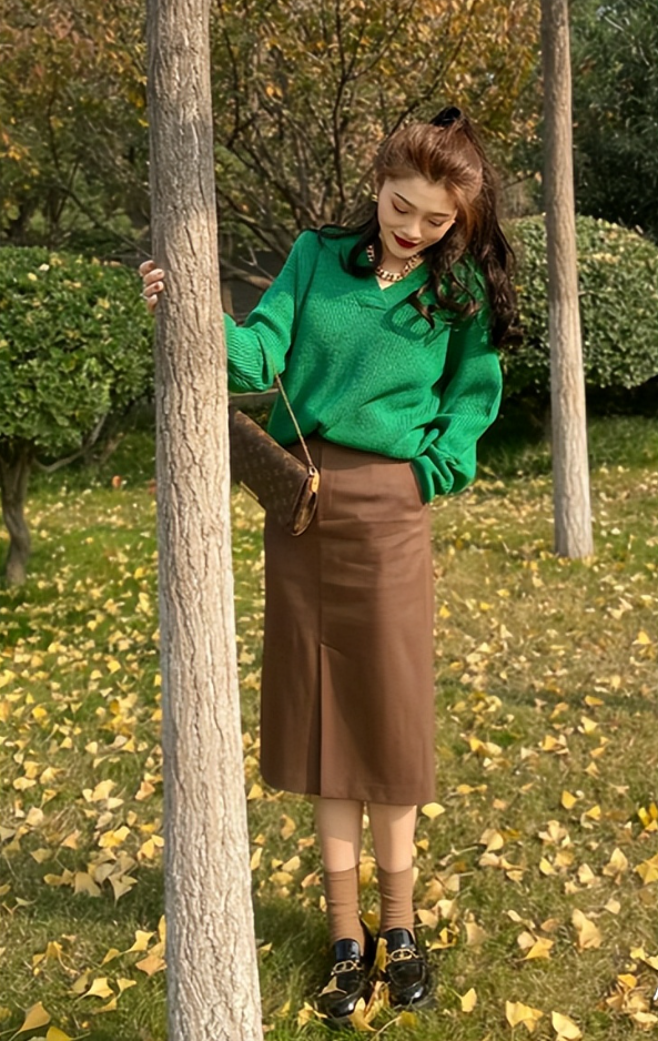 今年美拉德最火的配色,显白显贵又有气质_时尚_棕色_大衣