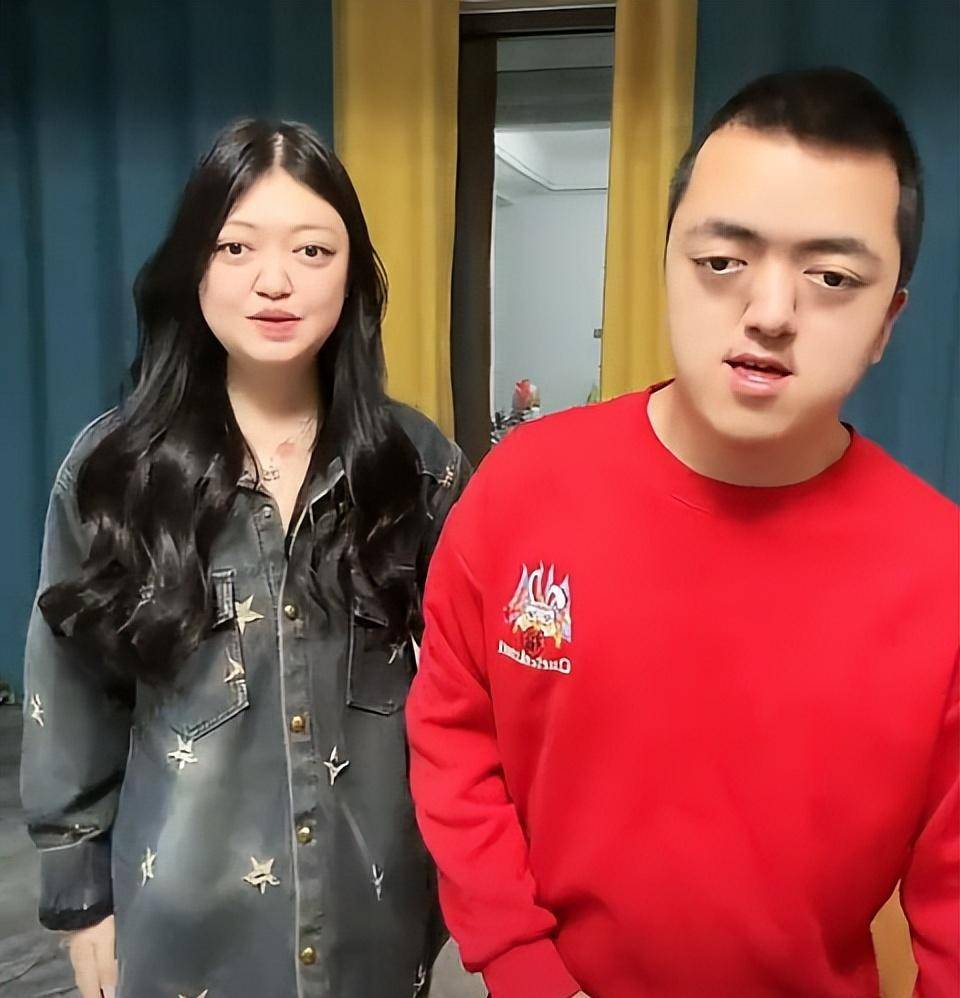 20岁网红摆摆去世!因患病长相特殊长期被网暴,熬夜后突发猝逝