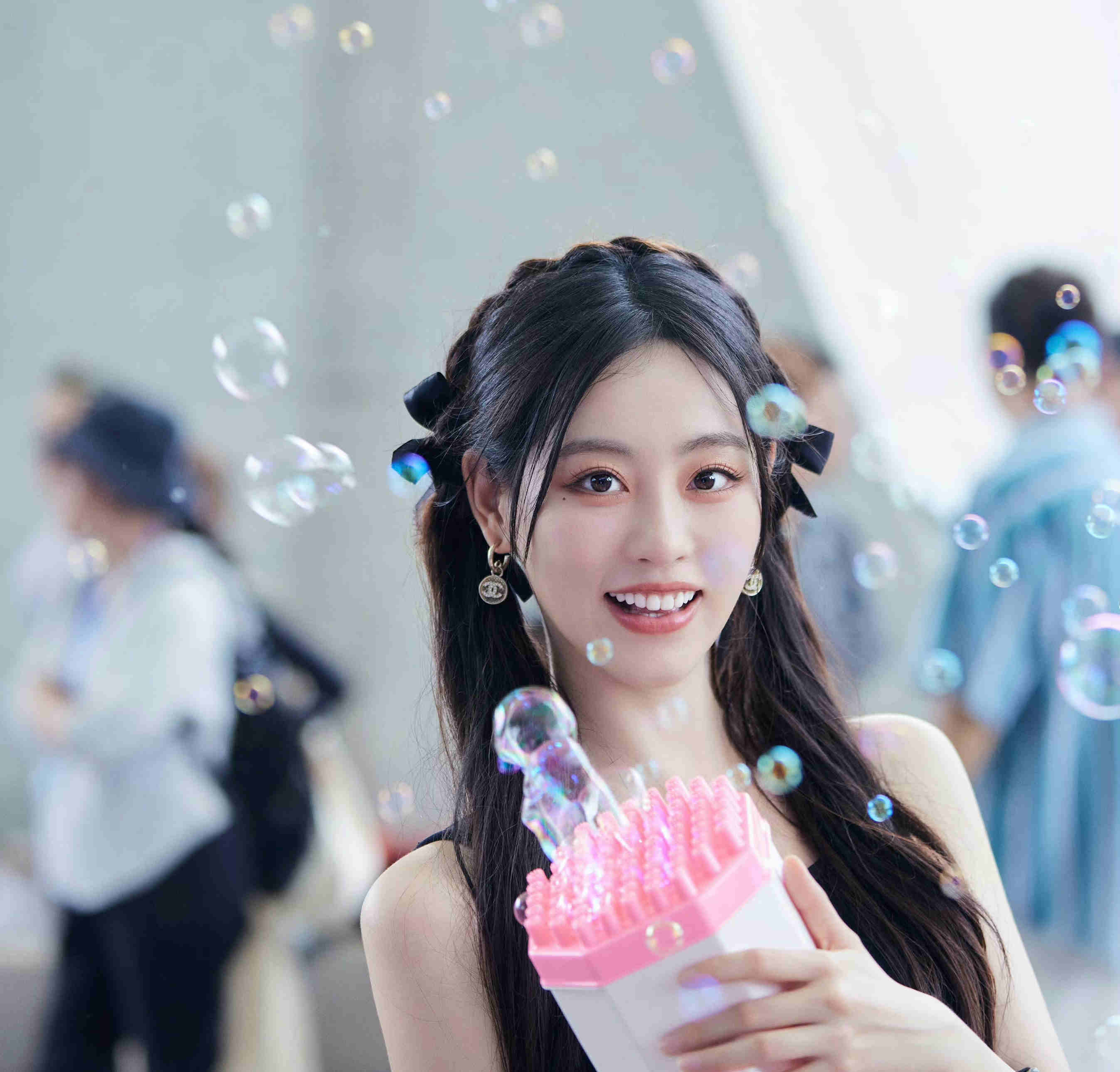 于正的嘴,骗人的鬼_祝绪丹_赵露思_卢昱晓