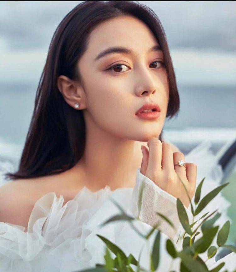 张馨予:挑战年龄的界限,诠释青春的永恒_突破_演技_勇往直前