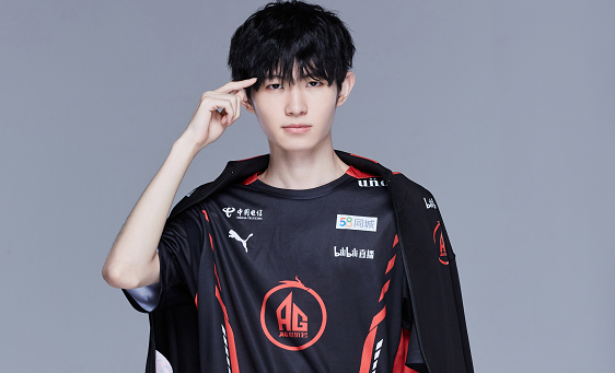 网友爆料ag菲菲力挺一诺怼人,果然有个好老板,真能出成绩_战队_选手