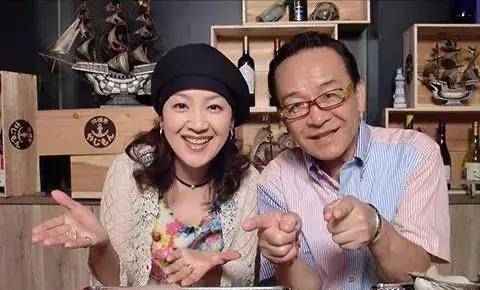 而婆婆又一次对她无理取闹之后,汤原昌幸气得跳起来,用双手掐住了母亲
