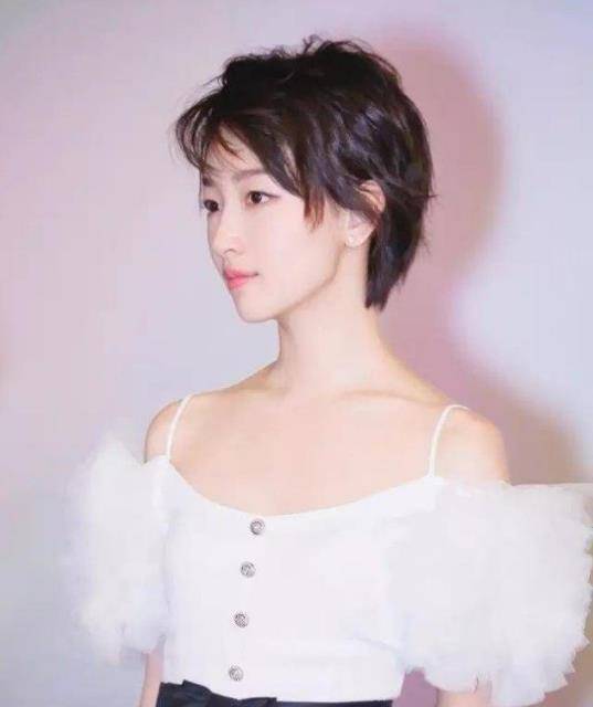 "超短发"基本就是一个女人向时间认输的标志了.