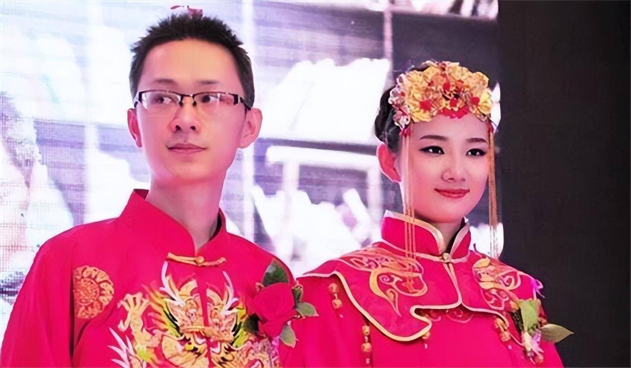 贾立平现任老婆图片