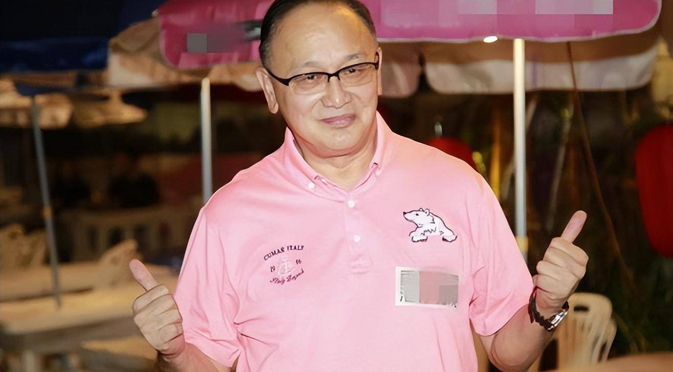 73岁曹查理宣布离婚,婚前4个女友婚后无儿无女,财产分配引热议_生活